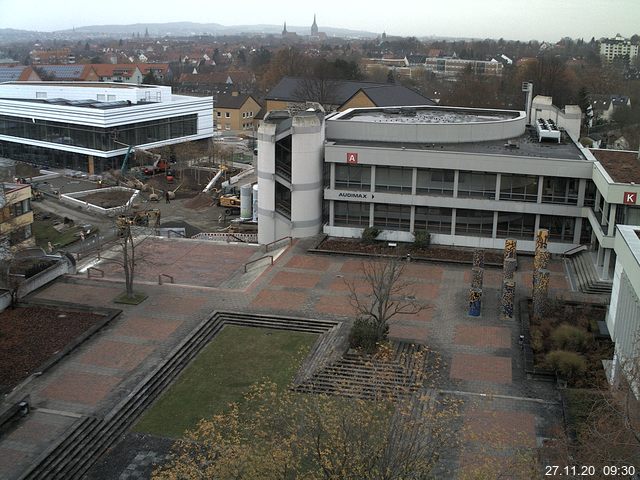 Foto der Webcam: Verwaltungsgebäude, Innenhof mit Audimax, Hörsaal-Gebäude 1