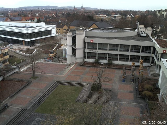 Foto der Webcam: Verwaltungsgebäude, Innenhof mit Audimax, Hörsaal-Gebäude 1