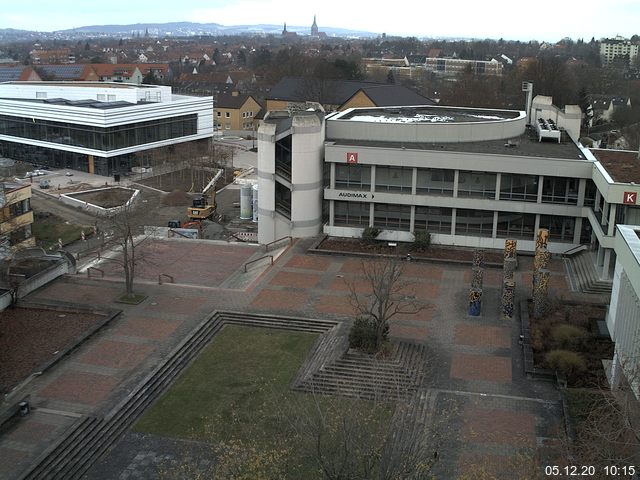 Foto der Webcam: Verwaltungsgebäude, Innenhof mit Audimax, Hörsaal-Gebäude 1