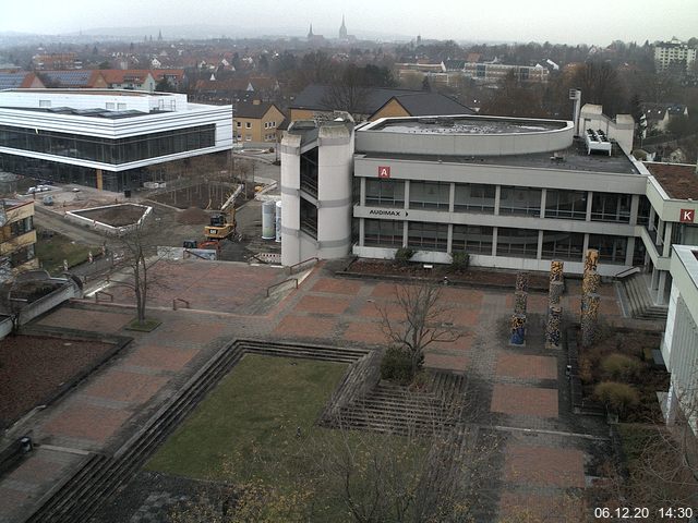 Foto der Webcam: Verwaltungsgebäude, Innenhof mit Audimax, Hörsaal-Gebäude 1