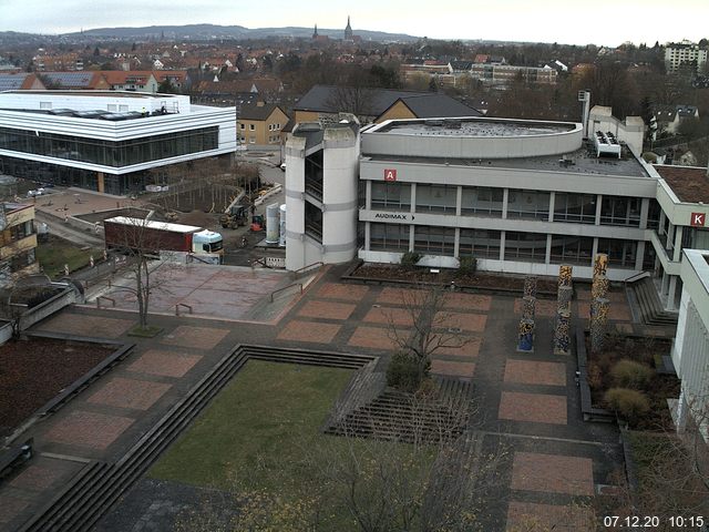 Foto der Webcam: Verwaltungsgebäude, Innenhof mit Audimax, Hörsaal-Gebäude 1