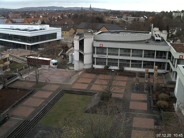 Foto der Webcam: Verwaltungsgebäude, Innenhof mit Audimax, Hörsaal-Gebäude 1