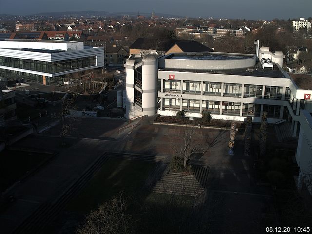 Foto der Webcam: Verwaltungsgebäude, Innenhof mit Audimax, Hörsaal-Gebäude 1