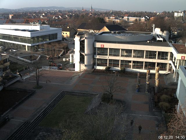 Foto der Webcam: Verwaltungsgebäude, Innenhof mit Audimax, Hörsaal-Gebäude 1