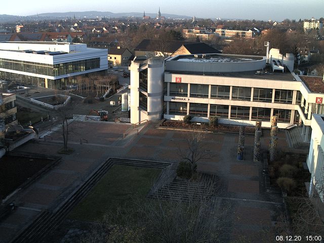 Foto der Webcam: Verwaltungsgebäude, Innenhof mit Audimax, Hörsaal-Gebäude 1