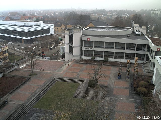 Foto der Webcam: Verwaltungsgebäude, Innenhof mit Audimax, Hörsaal-Gebäude 1