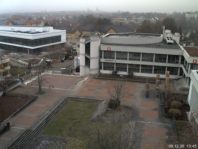 Foto der Webcam: Verwaltungsgebäude, Innenhof mit Audimax, Hörsaal-Gebäude 1