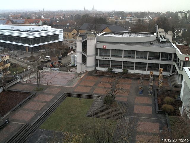 Foto der Webcam: Verwaltungsgebäude, Innenhof mit Audimax, Hörsaal-Gebäude 1