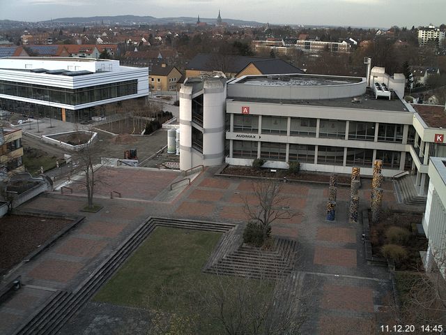 Foto der Webcam: Verwaltungsgebäude, Innenhof mit Audimax, Hörsaal-Gebäude 1