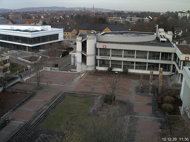 Foto der Webcam: Verwaltungsgebäude, Innenhof mit Audimax, Hörsaal-Gebäude 1