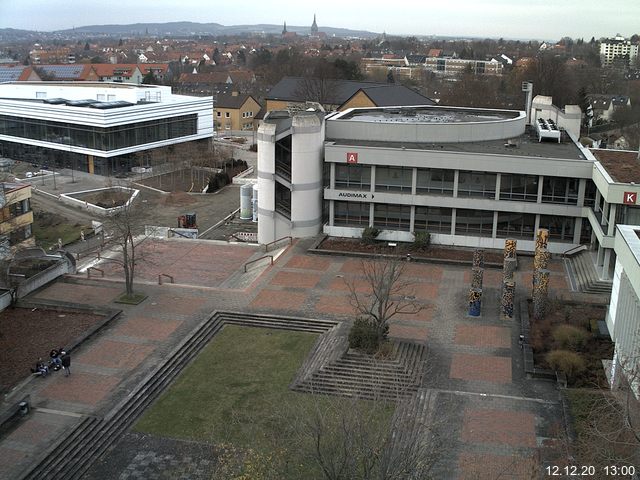 Foto der Webcam: Verwaltungsgebäude, Innenhof mit Audimax, Hörsaal-Gebäude 1