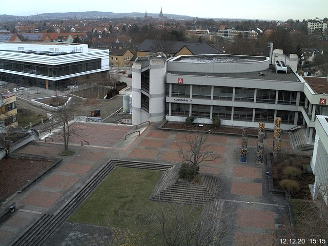 Foto der Webcam: Verwaltungsgebäude, Innenhof mit Audimax, Hörsaal-Gebäude 1