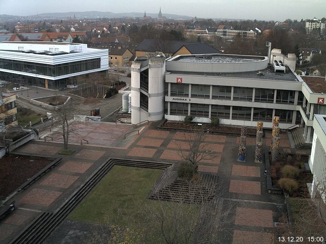 Foto der Webcam: Verwaltungsgebäude, Innenhof mit Audimax, Hörsaal-Gebäude 1