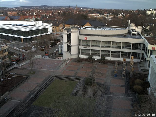 Foto der Webcam: Verwaltungsgebäude, Innenhof mit Audimax, Hörsaal-Gebäude 1