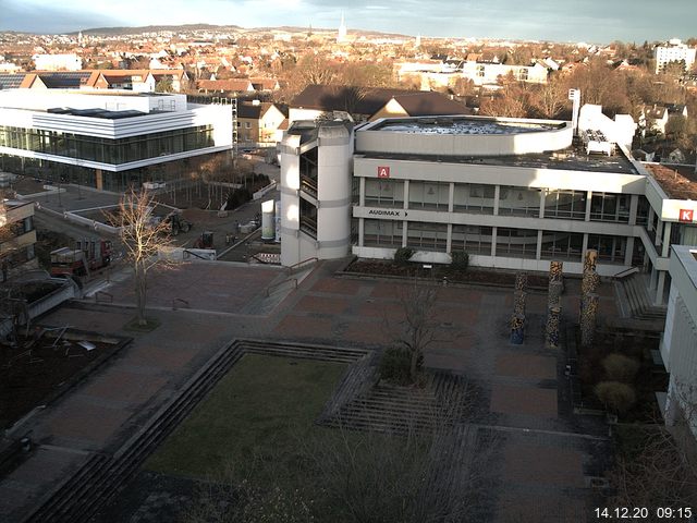 Foto der Webcam: Verwaltungsgebäude, Innenhof mit Audimax, Hörsaal-Gebäude 1