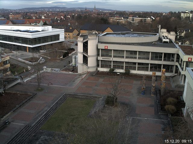 Foto der Webcam: Verwaltungsgebäude, Innenhof mit Audimax, Hörsaal-Gebäude 1