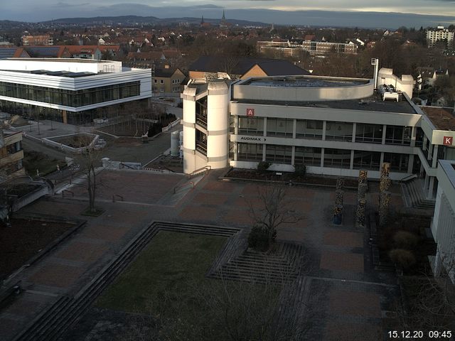 Foto der Webcam: Verwaltungsgebäude, Innenhof mit Audimax, Hörsaal-Gebäude 1