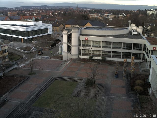 Foto der Webcam: Verwaltungsgebäude, Innenhof mit Audimax, Hörsaal-Gebäude 1