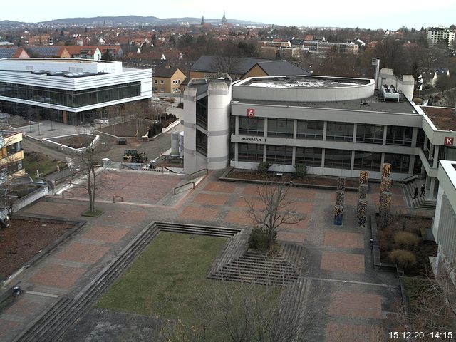 Foto der Webcam: Verwaltungsgebäude, Innenhof mit Audimax, Hörsaal-Gebäude 1