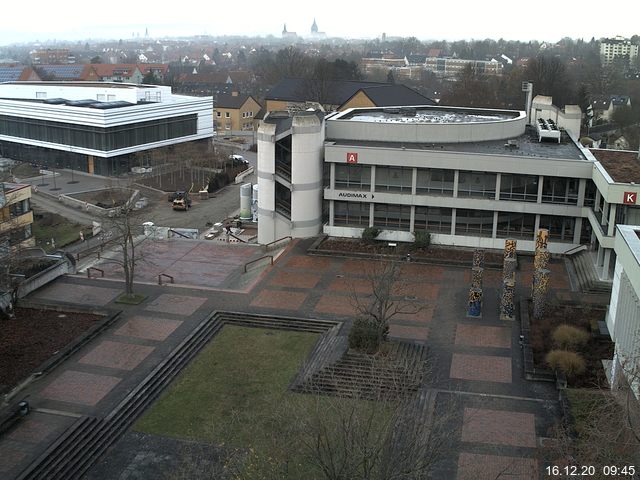 Foto der Webcam: Verwaltungsgebäude, Innenhof mit Audimax, Hörsaal-Gebäude 1