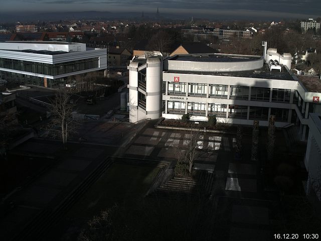 Foto der Webcam: Verwaltungsgebäude, Innenhof mit Audimax, Hörsaal-Gebäude 1