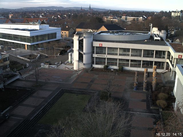 Foto der Webcam: Verwaltungsgebäude, Innenhof mit Audimax, Hörsaal-Gebäude 1