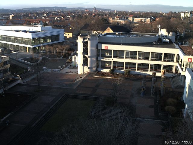 Foto der Webcam: Verwaltungsgebäude, Innenhof mit Audimax, Hörsaal-Gebäude 1