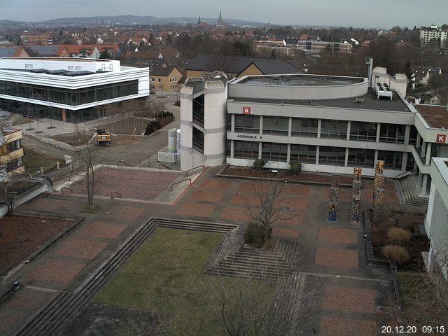 Foto der Webcam: Verwaltungsgebäude, Innenhof mit Audimax, Hörsaal-Gebäude 1