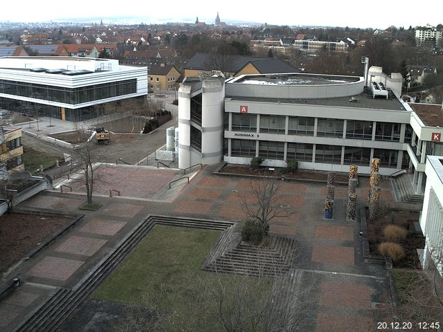 Foto der Webcam: Verwaltungsgebäude, Innenhof mit Audimax, Hörsaal-Gebäude 1