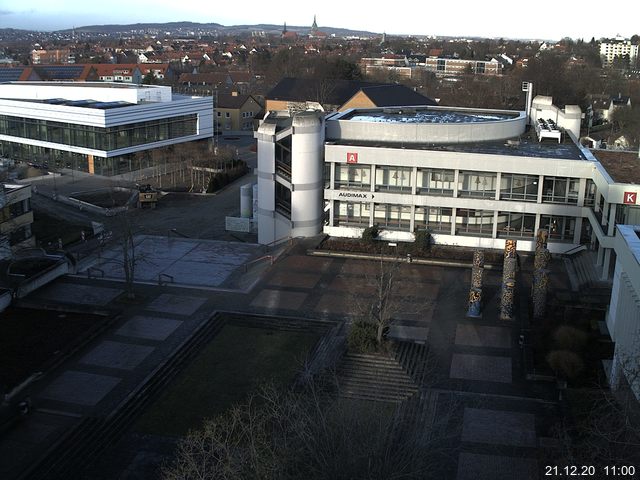 Foto der Webcam: Verwaltungsgebäude, Innenhof mit Audimax, Hörsaal-Gebäude 1