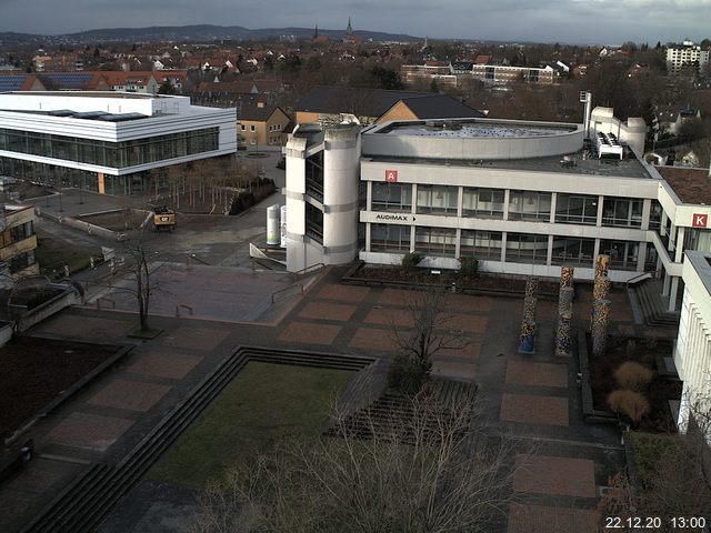 Foto der Webcam: Verwaltungsgebäude, Innenhof mit Audimax, Hörsaal-Gebäude 1