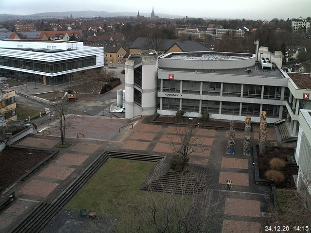 Foto der Webcam: Verwaltungsgebäude, Innenhof mit Audimax, Hörsaal-Gebäude 1