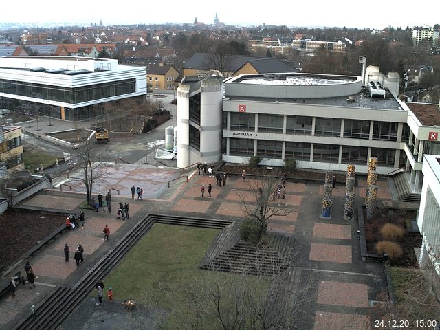 Foto der Webcam: Verwaltungsgebäude, Innenhof mit Audimax, Hörsaal-Gebäude 1