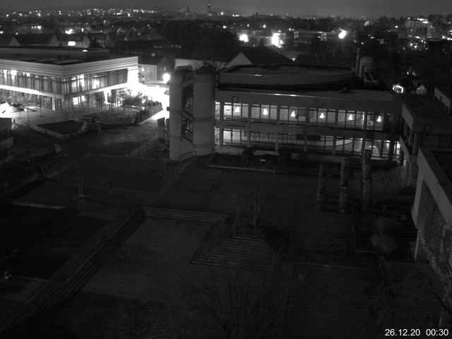 Foto der Webcam: Verwaltungsgebäude, Innenhof mit Audimax, Hörsaal-Gebäude 1