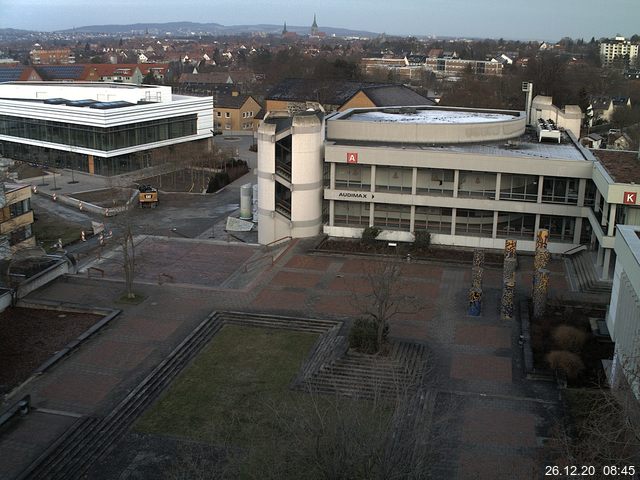 Foto der Webcam: Verwaltungsgebäude, Innenhof mit Audimax, Hörsaal-Gebäude 1