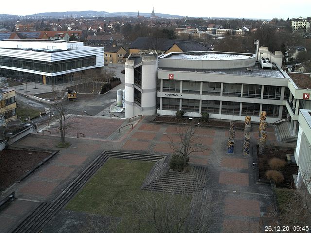 Foto der Webcam: Verwaltungsgebäude, Innenhof mit Audimax, Hörsaal-Gebäude 1