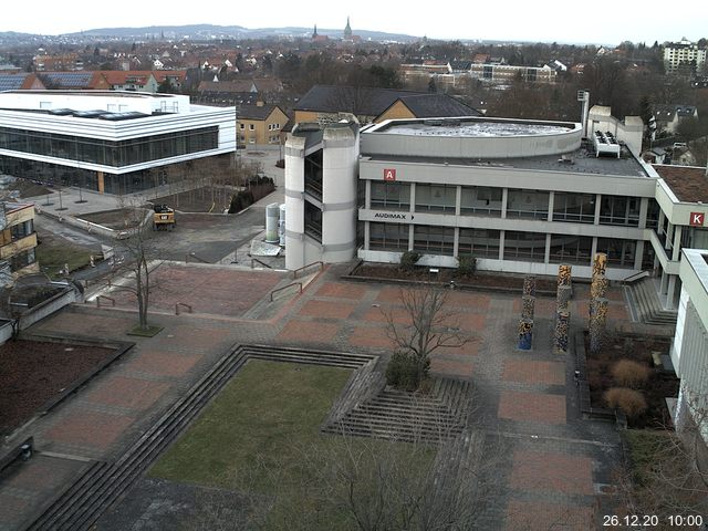 Foto der Webcam: Verwaltungsgebäude, Innenhof mit Audimax, Hörsaal-Gebäude 1