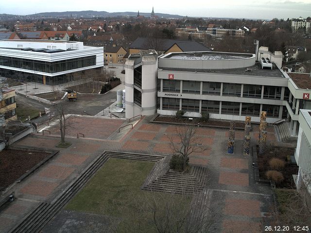 Foto der Webcam: Verwaltungsgebäude, Innenhof mit Audimax, Hörsaal-Gebäude 1