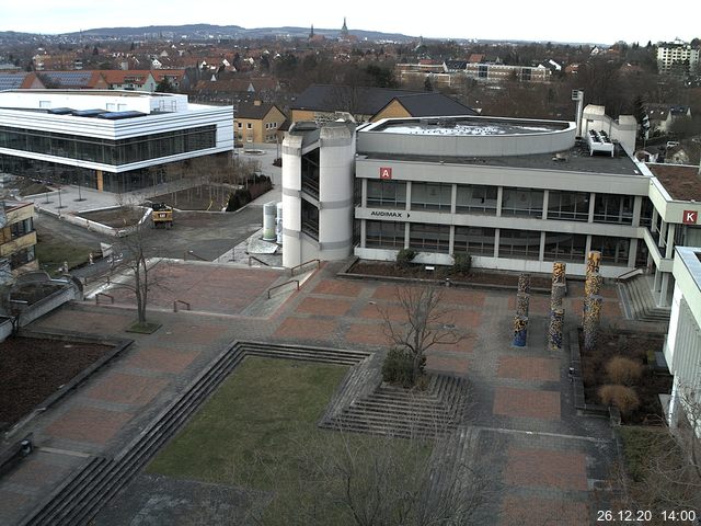 Foto der Webcam: Verwaltungsgebäude, Innenhof mit Audimax, Hörsaal-Gebäude 1