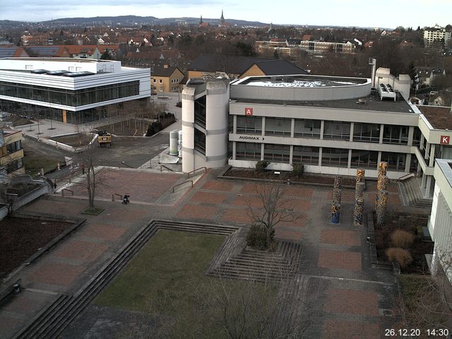 Foto der Webcam: Verwaltungsgebäude, Innenhof mit Audimax, Hörsaal-Gebäude 1