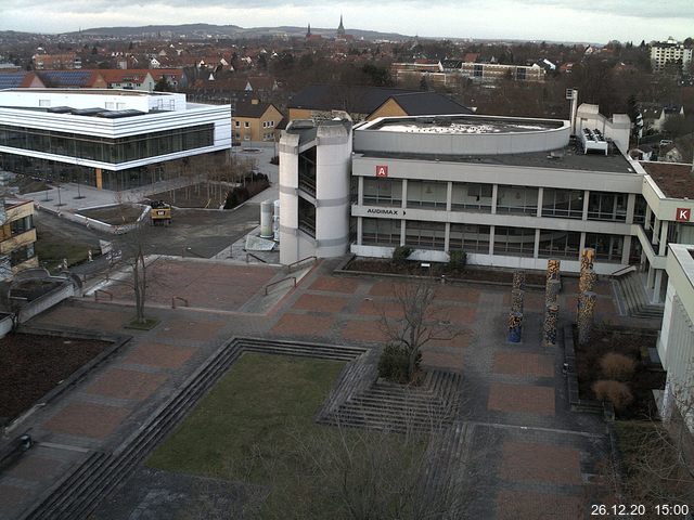 Foto der Webcam: Verwaltungsgebäude, Innenhof mit Audimax, Hörsaal-Gebäude 1