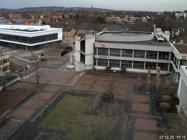 Foto der Webcam: Verwaltungsgebäude, Innenhof mit Audimax, Hörsaal-Gebäude 1