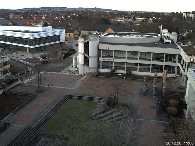 Foto der Webcam: Verwaltungsgebäude, Innenhof mit Audimax, Hörsaal-Gebäude 1