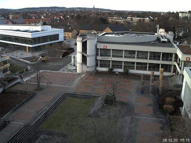 Foto der Webcam: Verwaltungsgebäude, Innenhof mit Audimax, Hörsaal-Gebäude 1