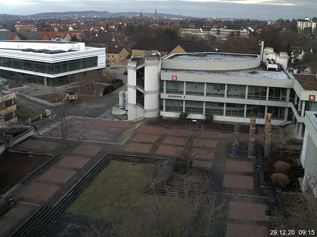 Foto der Webcam: Verwaltungsgebäude, Innenhof mit Audimax, Hörsaal-Gebäude 1