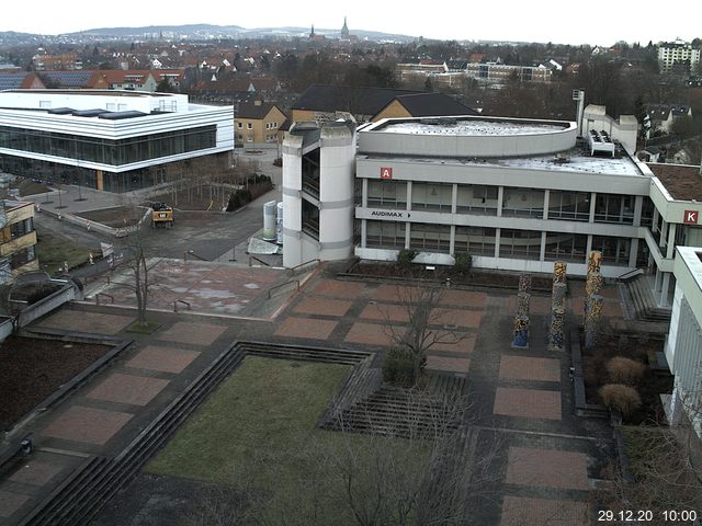 Foto der Webcam: Verwaltungsgebäude, Innenhof mit Audimax, Hörsaal-Gebäude 1