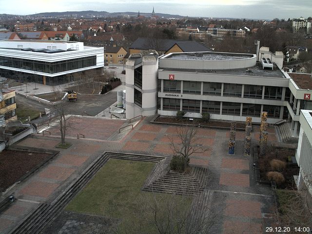 Foto der Webcam: Verwaltungsgebäude, Innenhof mit Audimax, Hörsaal-Gebäude 1