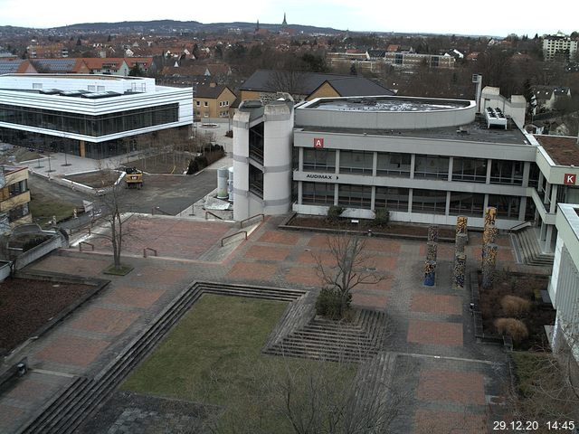 Foto der Webcam: Verwaltungsgebäude, Innenhof mit Audimax, Hörsaal-Gebäude 1