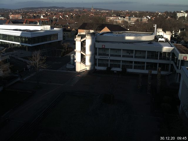 Foto der Webcam: Verwaltungsgebäude, Innenhof mit Audimax, Hörsaal-Gebäude 1