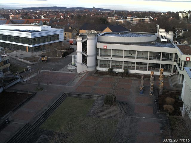 Foto der Webcam: Verwaltungsgebäude, Innenhof mit Audimax, Hörsaal-Gebäude 1